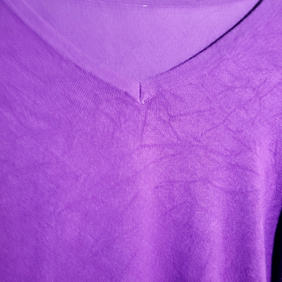 Purple long sleeve fitted lite weight sweater like top. - Picture 11 of 11